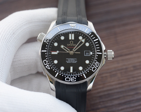 オメガ時計側面デザイン